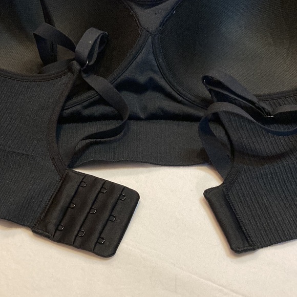 Victoria’s Secret XL Sports Bra Lightly Padded - Picture 7 of 7